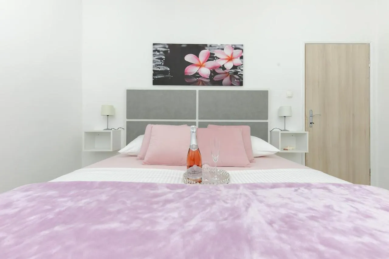 Apartments Zajc Traù