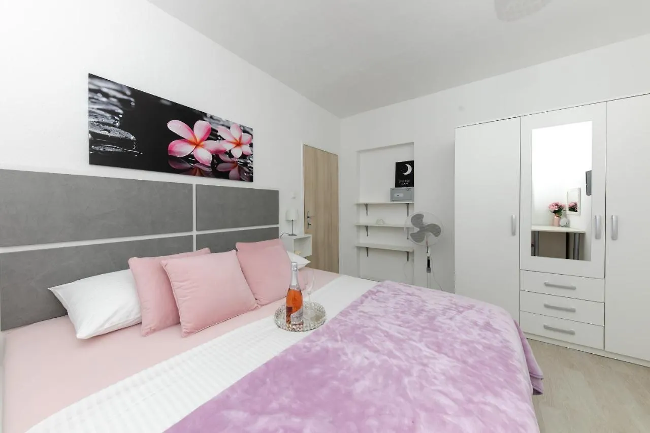 Apartments Zajc Traù